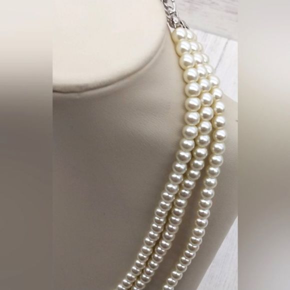 3 Strand Adjustable  Faux Pearl Necklace Choker New - Picture 10 of 11